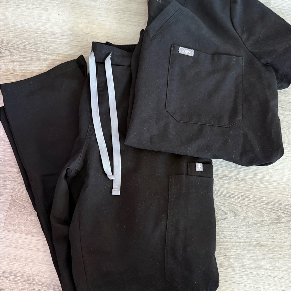 Figs Black Technical Collection Scrub Set
